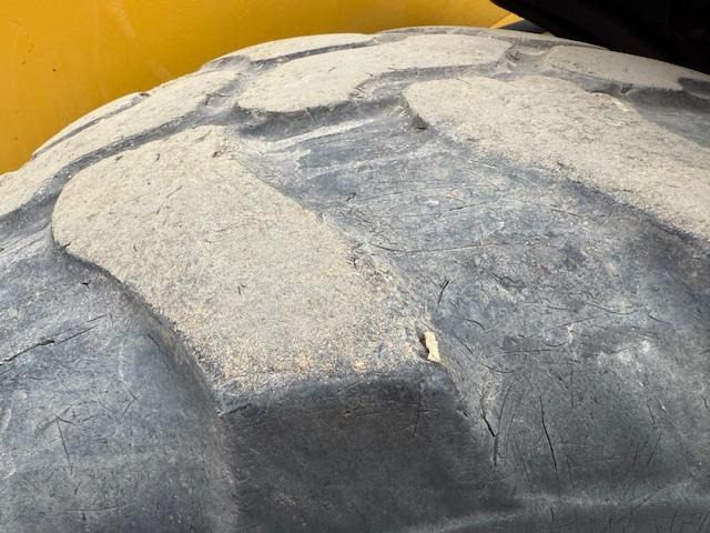 Chargeuse sur pneus Cat 906 M - EPA