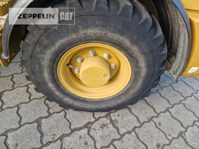 Chargeuse sur pneus Cat 907M