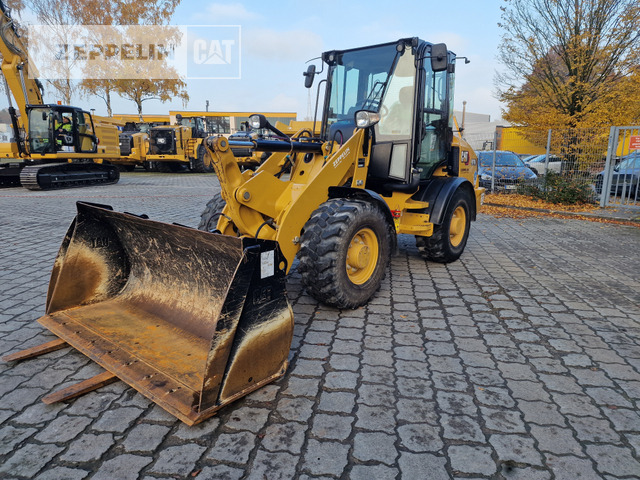 Chargeuse sur pneus Cat 907M