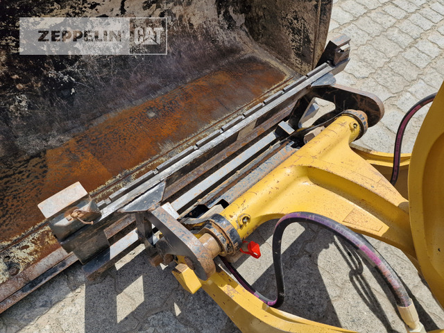 Chargeuse sur pneus Cat 907M