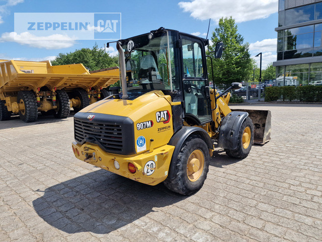 Chargeuse sur pneus Cat 907M