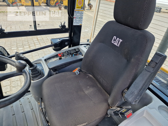 Chargeuse sur pneus Cat 907M