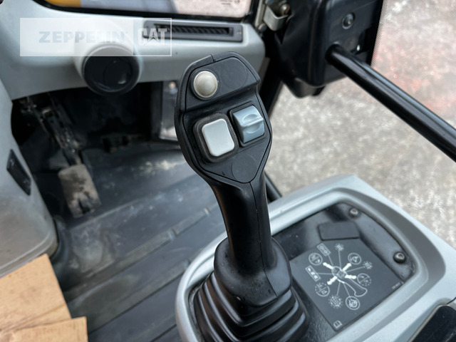 Chargeuse sur pneus Cat 907M