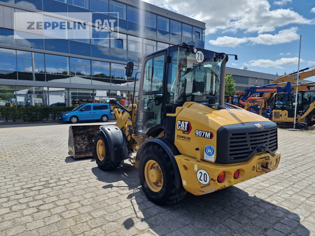Chargeuse sur pneus Cat 907M