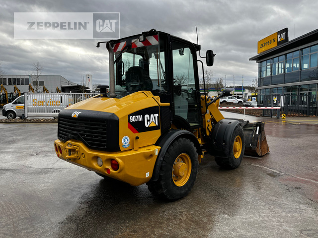 Chargeuse sur pneus Cat 907M