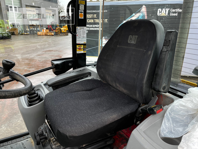 Chargeuse sur pneus Cat 907M