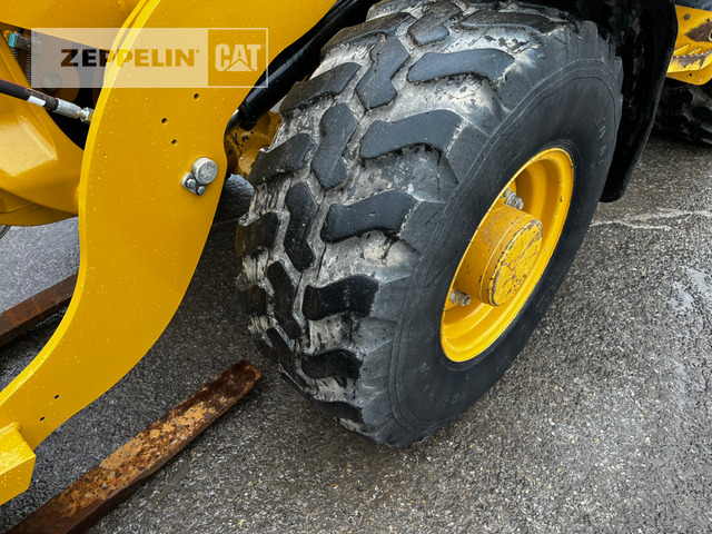 Chargeuse sur pneus Cat 907M