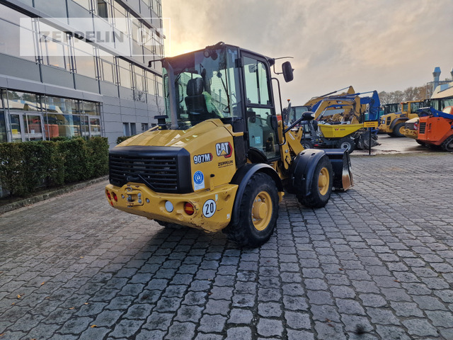 Chargeuse sur pneus Cat 907M