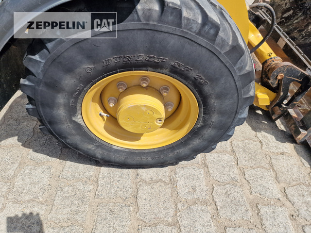Chargeuse sur pneus Cat 907M