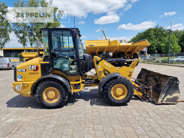 Chargeuse sur pneus Cat 907M
