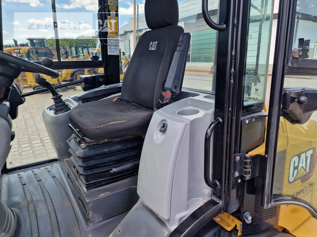 Chargeuse sur pneus Cat 907M