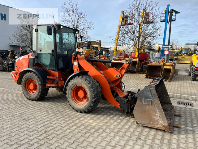 Chargeuse sur pneus Cat 908H