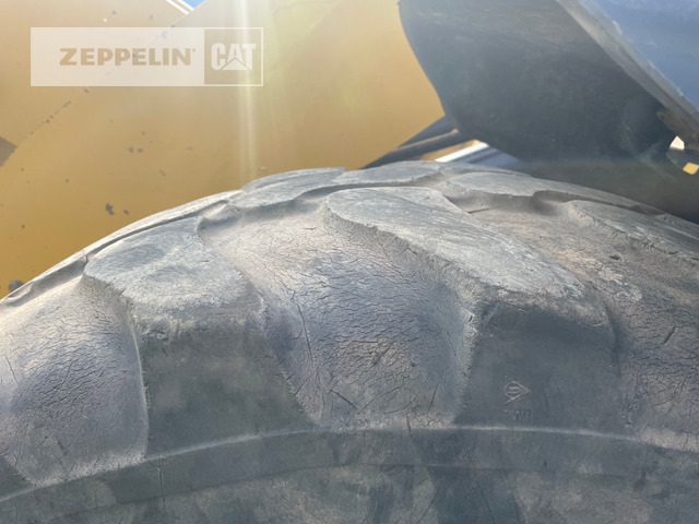 Chargeuse sur pneus Cat 908M