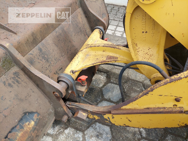 Chargeuse sur pneus Cat 908M