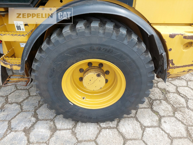 Chargeuse sur pneus Cat 908M