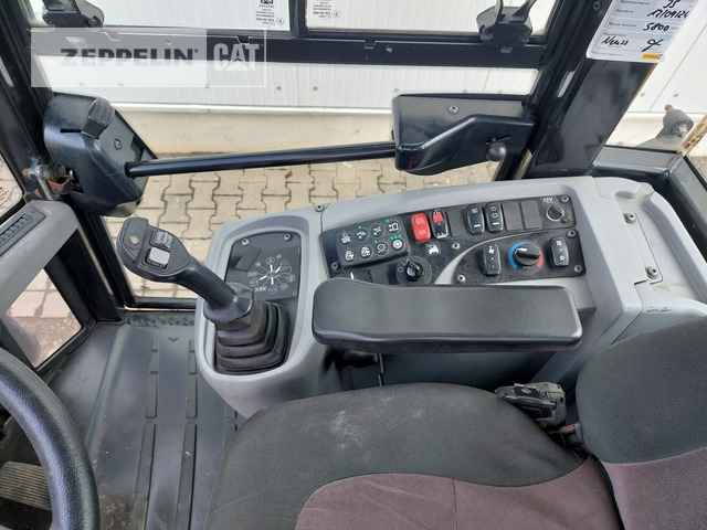 Chargeuse sur pneus Cat 908M