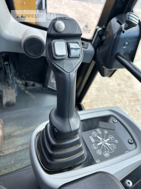 Chargeuse sur pneus Cat 908M