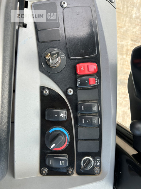 Chargeuse sur pneus Cat 908M