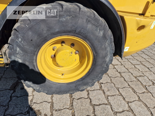 Chargeuse sur pneus Cat 908M