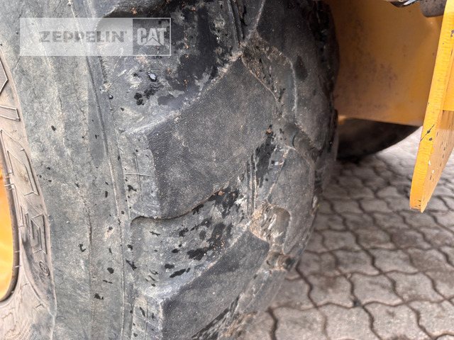 Chargeuse sur pneus Cat 908M