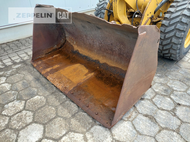 Chargeuse sur pneus Cat 908M