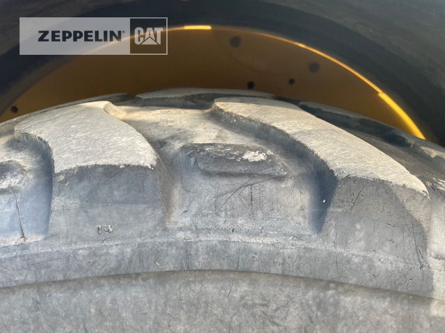 Chargeuse sur pneus Cat 908M