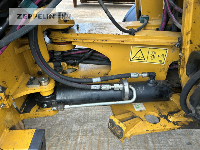 Chargeuse sur pneus Cat 908M