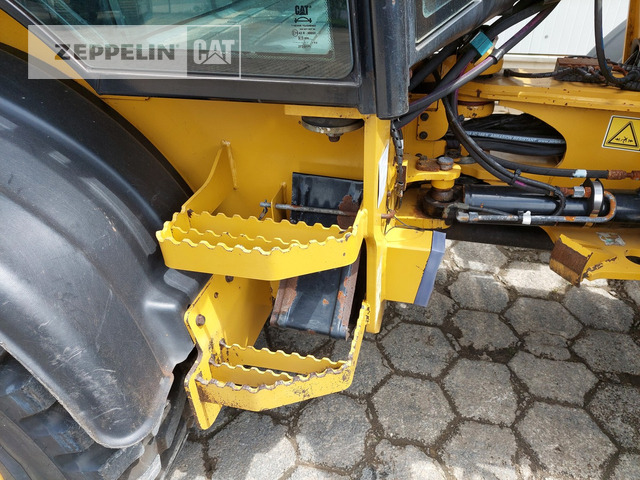 Chargeuse sur pneus Cat 908M