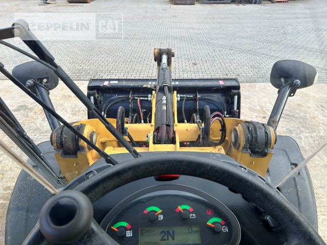 Chargeuse sur pneus Cat 908M