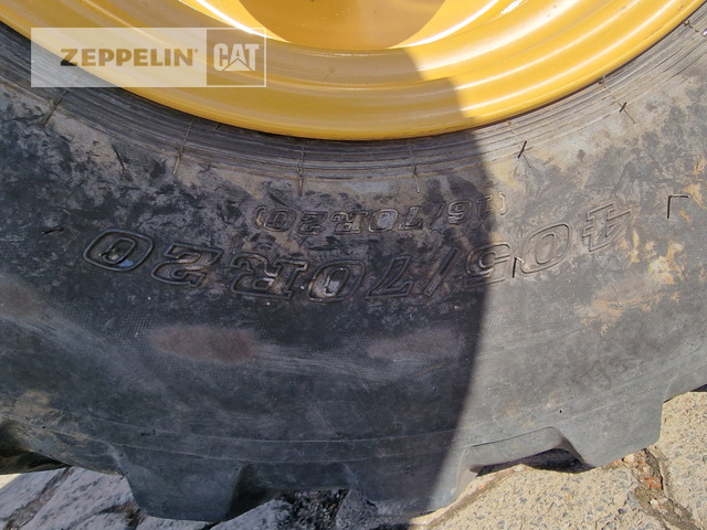 Chargeuse sur pneus Cat 908M