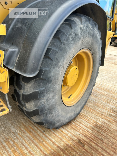 Chargeuse sur pneus Cat 908M