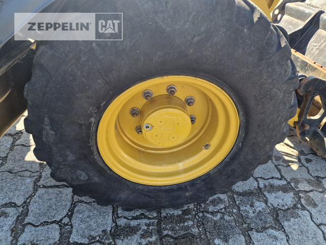 Chargeuse sur pneus Cat 908M