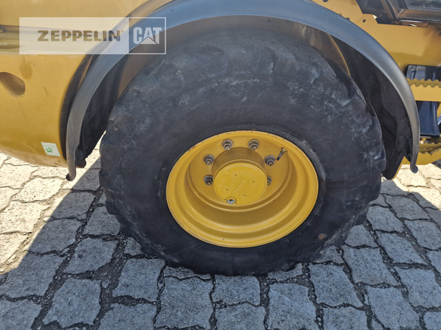 Chargeuse sur pneus Cat 908M