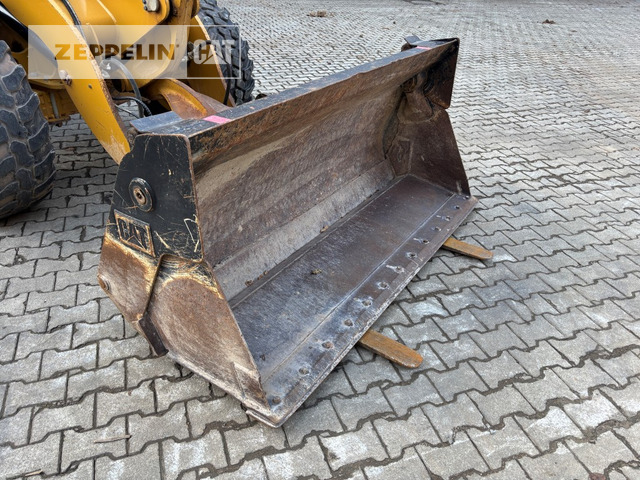 Chargeuse sur pneus Cat 908M