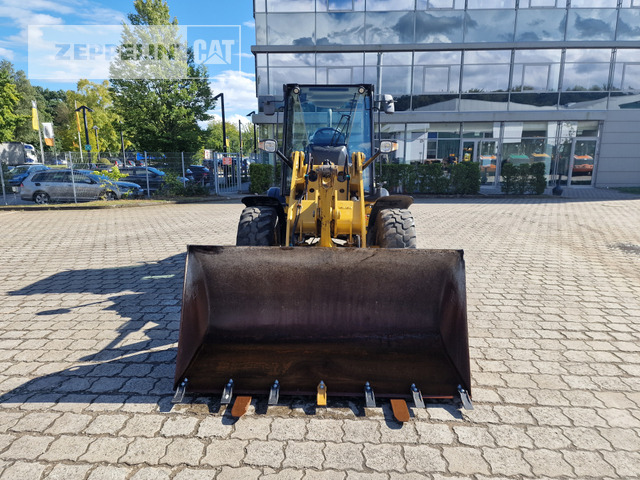 Chargeuse sur pneus Cat 908M