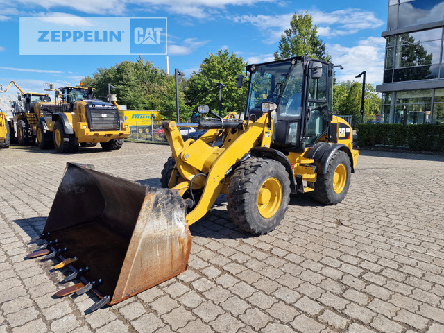 Chargeuse sur pneus Cat 908M