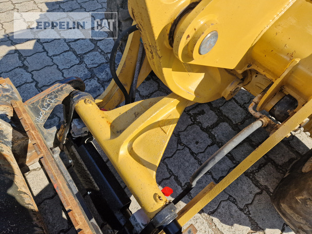 Chargeuse sur pneus Cat 908M