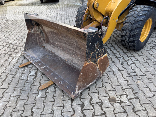 Chargeuse sur pneus Cat 908M