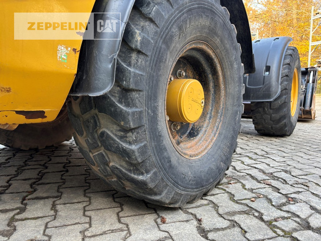 Chargeuse sur pneus Cat 908M