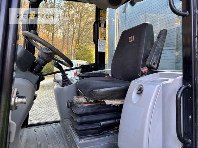 Chargeuse sur pneus Cat 908M