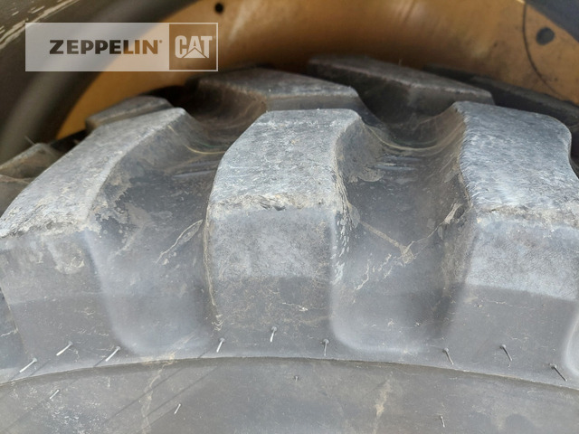 Chargeuse sur pneus Cat 908M