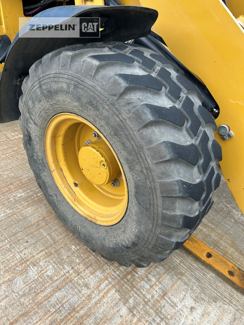 Chargeuse sur pneus Cat 908M