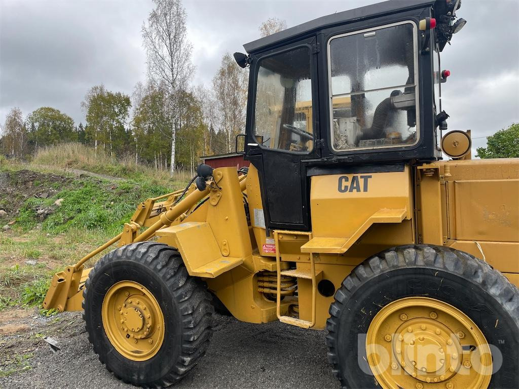 Chargeuse sur pneus Cat 910 Reparationsobjekt