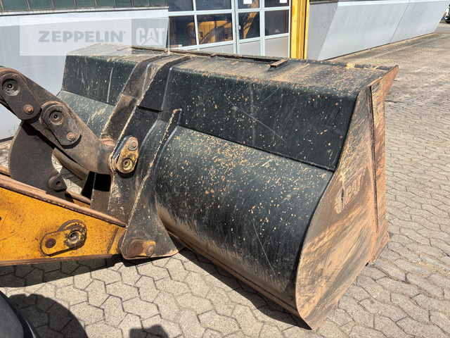 Chargeuse sur pneus Cat 930G