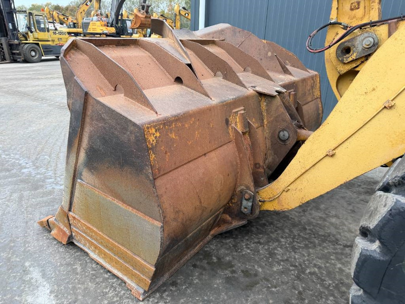 Chargeuse sur pneus Cat 962H