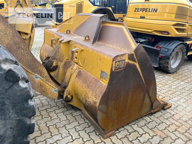 Chargeuse sur pneus Cat 966KXE