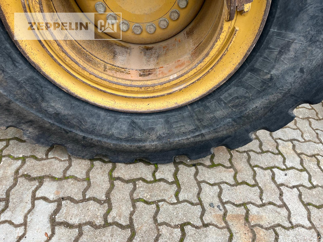 Chargeuse sur pneus Cat 966KXE