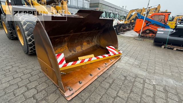 Chargeuse sur pneus Cat 966M