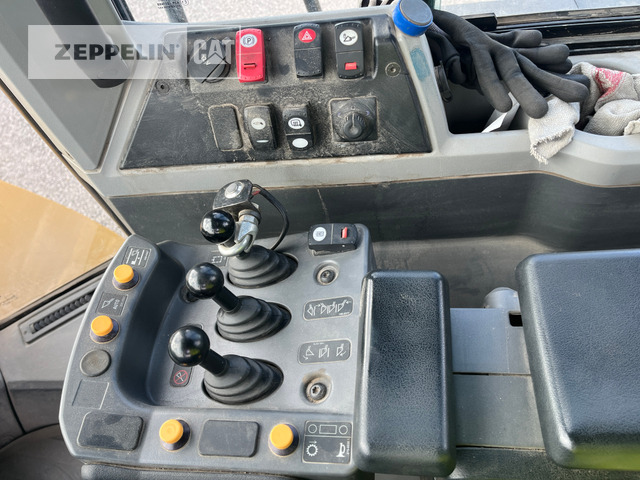 Chargeuse sur pneus Cat 966M