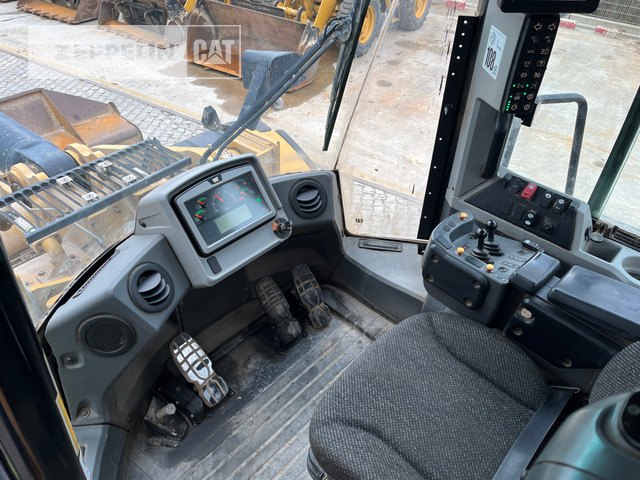 Chargeuse sur pneus Cat 966M